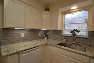 12711 Westleigh Dr, Houston, TX 77077 - Photo 16