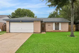 2114 Mockingbird Ln, La Porte, TX 77571 - Photo 1
