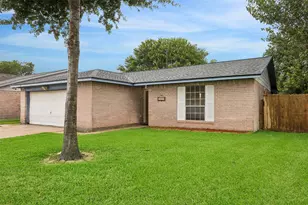 2114 Mockingbird Ln, La Porte, TX 77571 - Photo 2