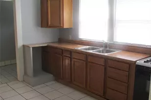 1309 14th St, Huntsville, TX 77340 - Photo 6