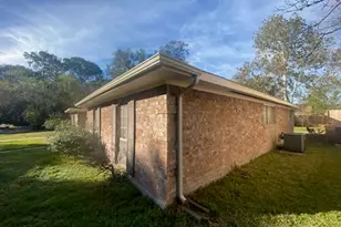 4306 Saratoga Dr, Houston, TX 77088 - Photo 6