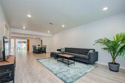 4522 Willowbend Boulevard, Houston, TX 77035 - Photo 8