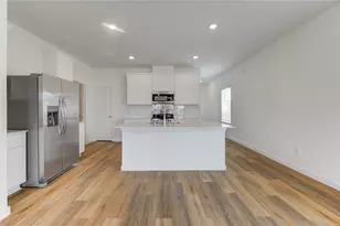 9043 Rose Water Trl, Iowa Colony, TX 77583 - Photo 12