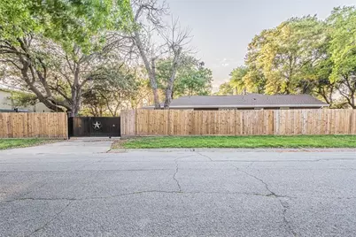 6003 De Moss Drive, Houston, TX 77081 - Photo 20