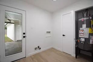 9519 Fairdale Ln, Houston, TX 77063 - Photo 18