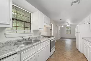 7A Hickory Ln, Huntsville, TX 77340 - Photo 10