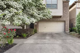 834 W 18th St, Houston, TX 77008 - Photo 1