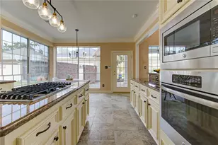 4810 Keneshaw St, Sugar Land, TX 77479 - Photo 10