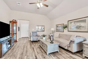121 Dove Landing Ct, Navasota, TX 77868 - Photo 10
