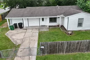 5103 Willow Glen Dr, Houston, TX 77033 - Photo 4