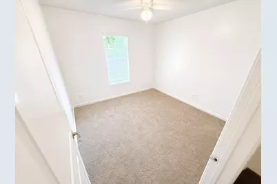 5103 Willow Glen Drive, Houston, TX 77033 - Photo 16