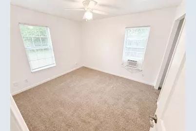 5103 Willow Glen Drive, Houston, TX 77033 - Photo 14