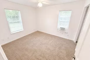 5103 Willow Glen Dr, Houston, TX 77033 - Photo 14