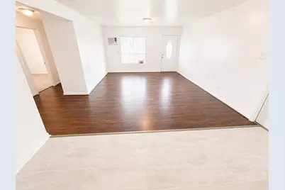 5103 Willow Glen Drive, Houston, TX 77033 - Photo 12