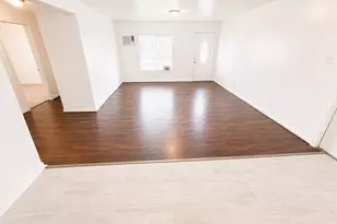 5103 Willow Glen Dr, Houston, TX 77033 - Photo 12