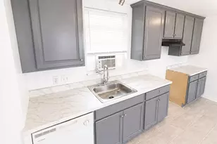 5103 Willow Glen Dr, Houston, TX 77033 - Photo 10