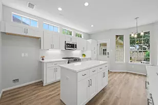 23 Tender Violet Pl, The Woodlands, TX 77381 - Photo 10
