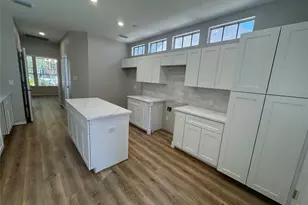 23 Tender Violet Pl, The Woodlands, TX 77381 - Photo 4