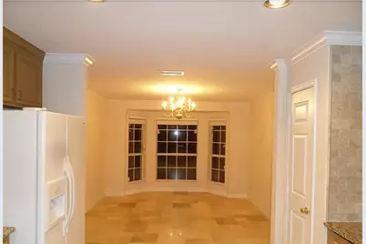 210 N Dreamweaver Circle, The Woodlands, TX 77380 - Photo 10
