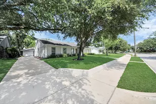 7610 Highmeadow Dr, Houston, TX 77063 - Photo 2