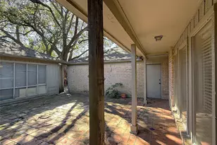 14307 Burgoyne Rd, Houston, TX 77077 - Photo 32