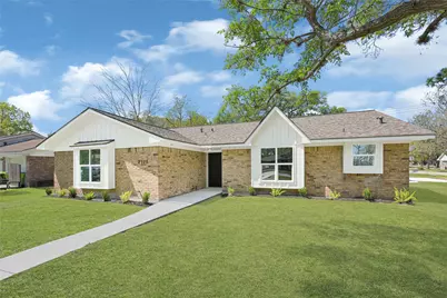 2100 Crestwood Drive, Richmond, TX 77469 - Photo 1