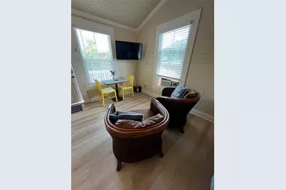 1820 Ave O 1/2 #6, Galveston, TX 77550 - Photo 8