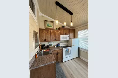 1820 Ave O 1/2 #6, Galveston, TX 77550 - Photo 6