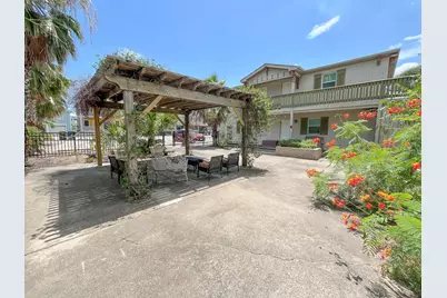 1820 Ave O 1/2 #6, Galveston, TX 77550 - Photo 2