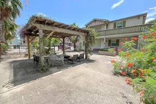 1820 Ave O 1/2, Galveston, TX 77550 - Photo 2