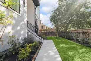 613 Wendel St, Houston, TX 77009 - Photo 2