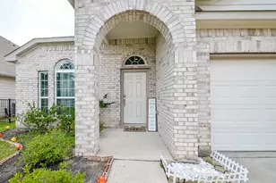 279 Shoreview Dr, Conroe, TX 77303 - Photo 2