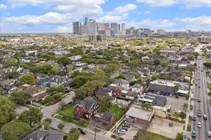 614 Avondale St, Houston, TX 77006 - Photo 8