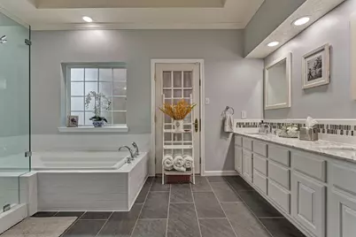 82 E Coldbrook Circle, The Woodlands, TX 77381 - Photo 20