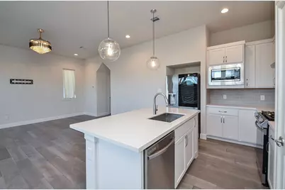 9577 Neuens Road #F, Houston, TX 77080 - Photo 10