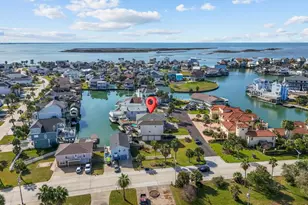 214 Sampan Dr, Tiki Island, TX 77554 - Photo 2