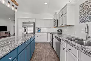 214 Sampan Dr, Tiki Island, TX 77554 - Photo 22