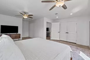 214 Sampan Dr, Tiki Island, TX 77554 - Photo 16