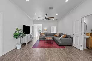 214 Sampan Dr, Tiki Island, TX 77554 - Photo 12