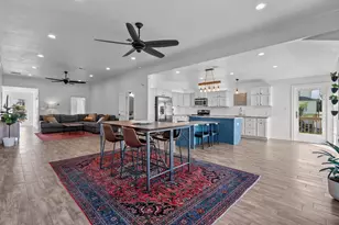 214 Sampan Dr, Tiki Island, TX 77554 - Photo 8