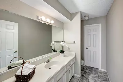 9943 Kemp Forest Drive, Houston, TX 77080 - Photo 16
