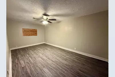 5835 Southseas Street, Houston, TX 77033 - Photo 10