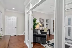 824 Bering Dr Dr, Houston, TX 77057 - Photo 2