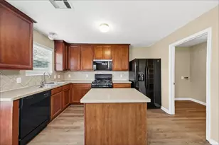 1711 Mickle Creek Dr, Houston, TX 77049 - Photo 2