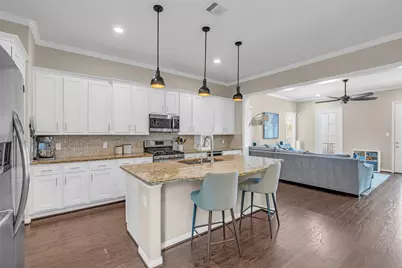 8905 Wind Springs Drive, Houston, TX 77080 - Photo 10