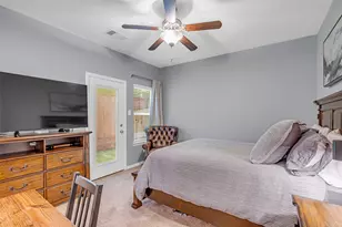 8905 Wind Springs Dr, Houston, TX 77080 - Photo 20