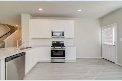 8411 Beacon Bay Circle, Baytown, TX 77523 - Photo 10
