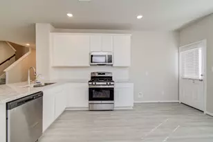 8411 Beacon Bay Cir, Baytown, TX 77523 - Photo 10