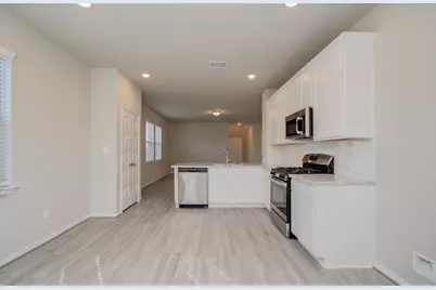 8411 Beacon Bay Circle, Baytown, TX 77523 - Photo 12