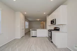 8411 Beacon Bay Cir, Baytown, TX 77523 - Photo 12